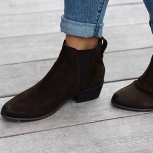 Steve Madden Neoma Brown Suede Ankle Boots size 7.5